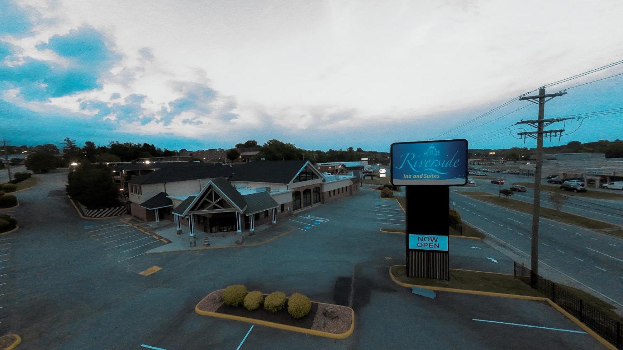 Riverside Inn & Suites By Oyo Danville Ceaser Casino 外观 照片
